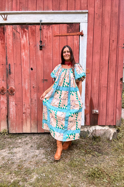 THE COUNTY DRESS 1/5