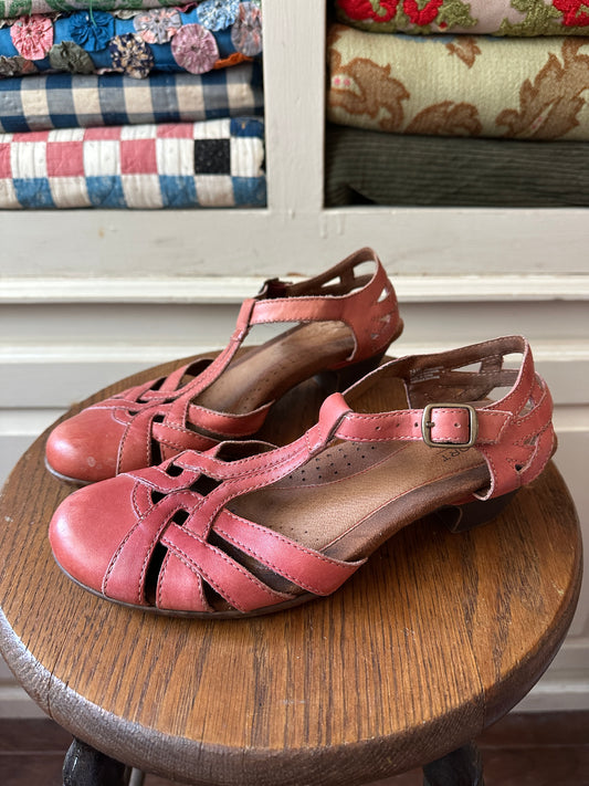 Antique Rose Sandals