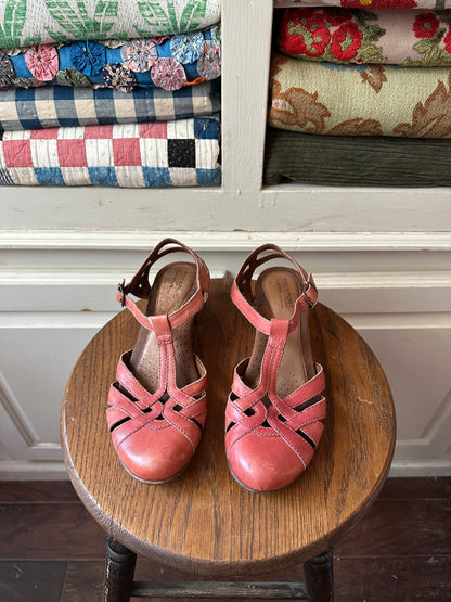 Antique Rose Sandals