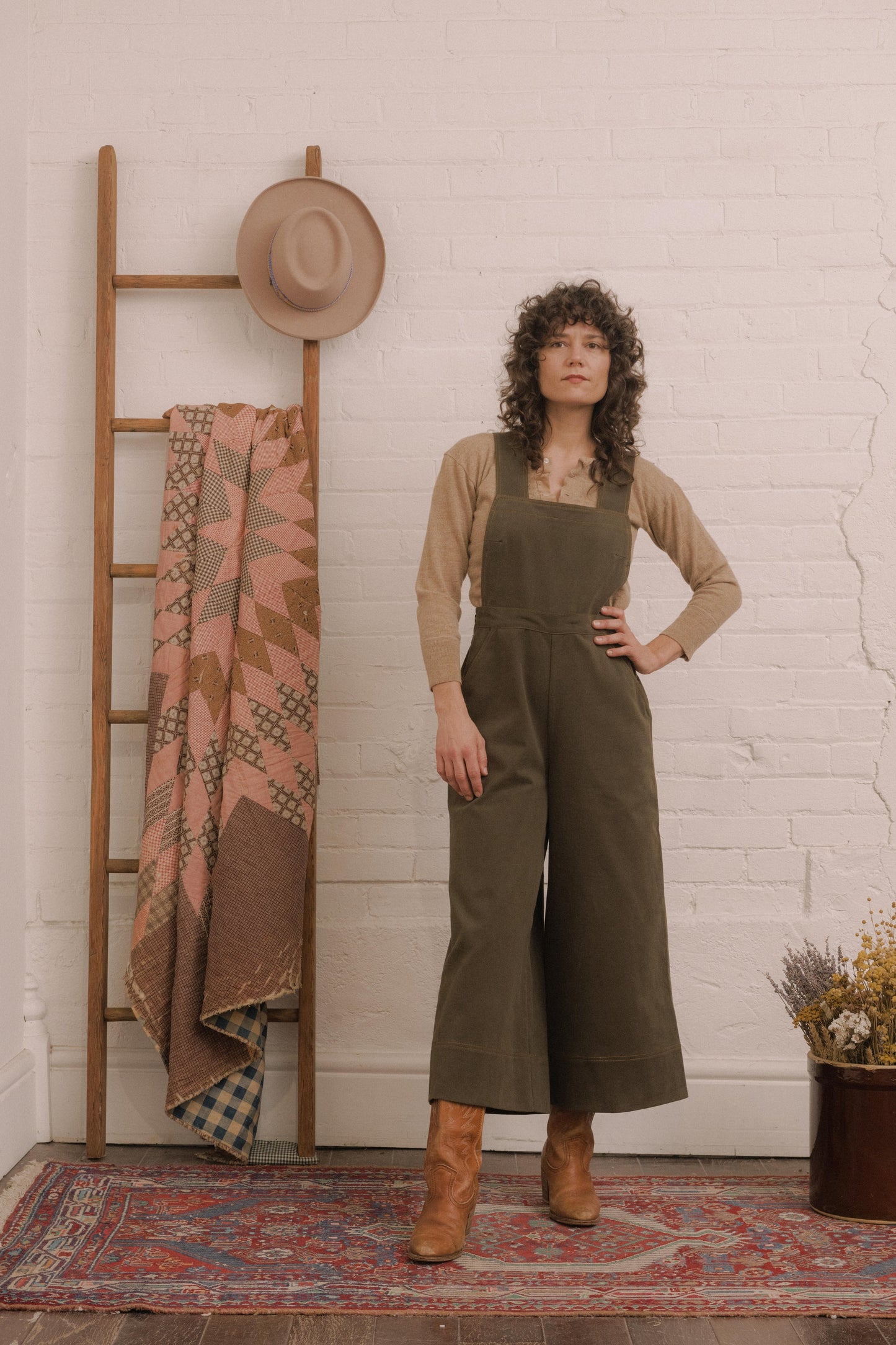 Apron Pant in Dark Olive