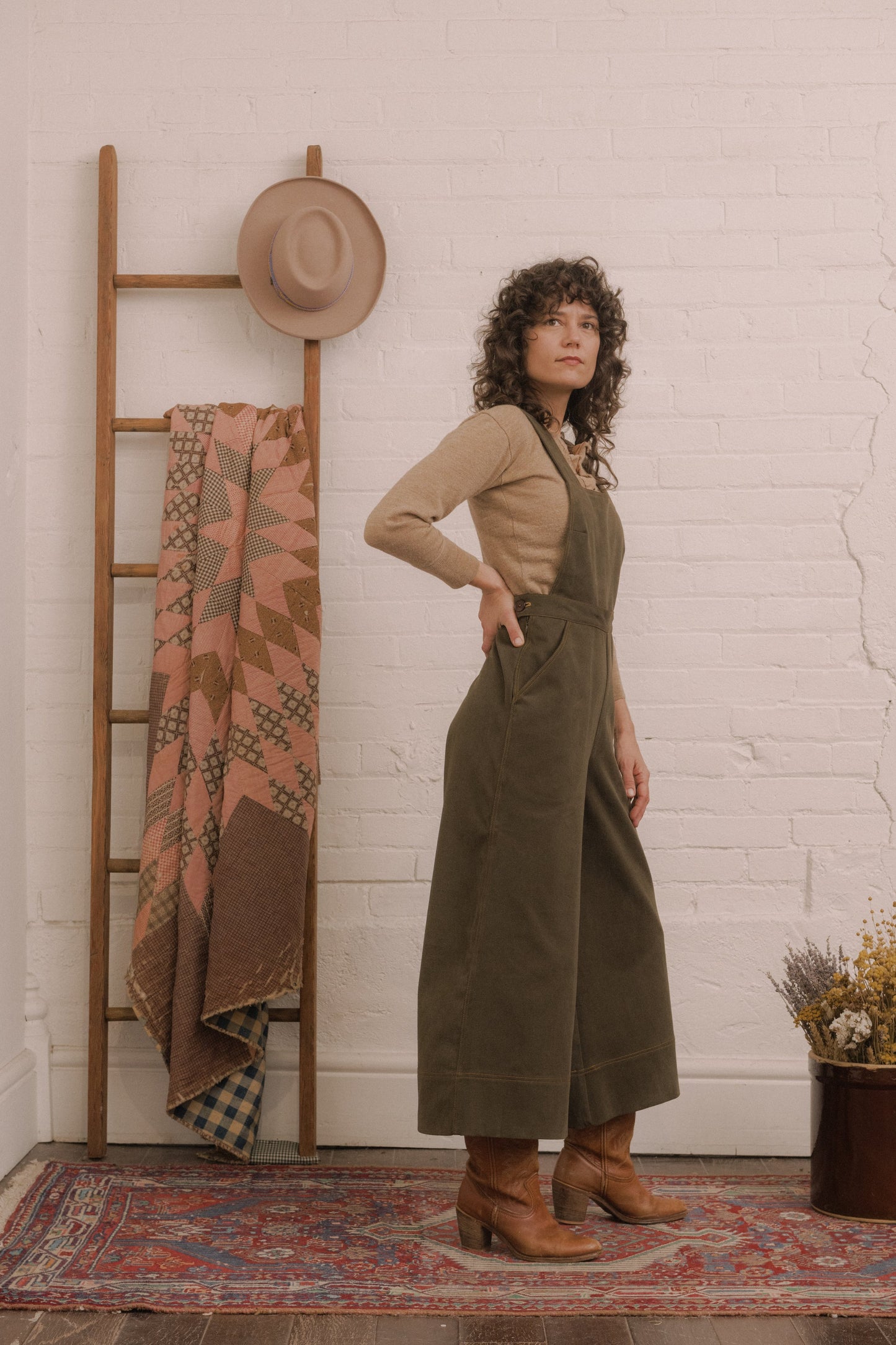 Apron Pant in Dark Olive