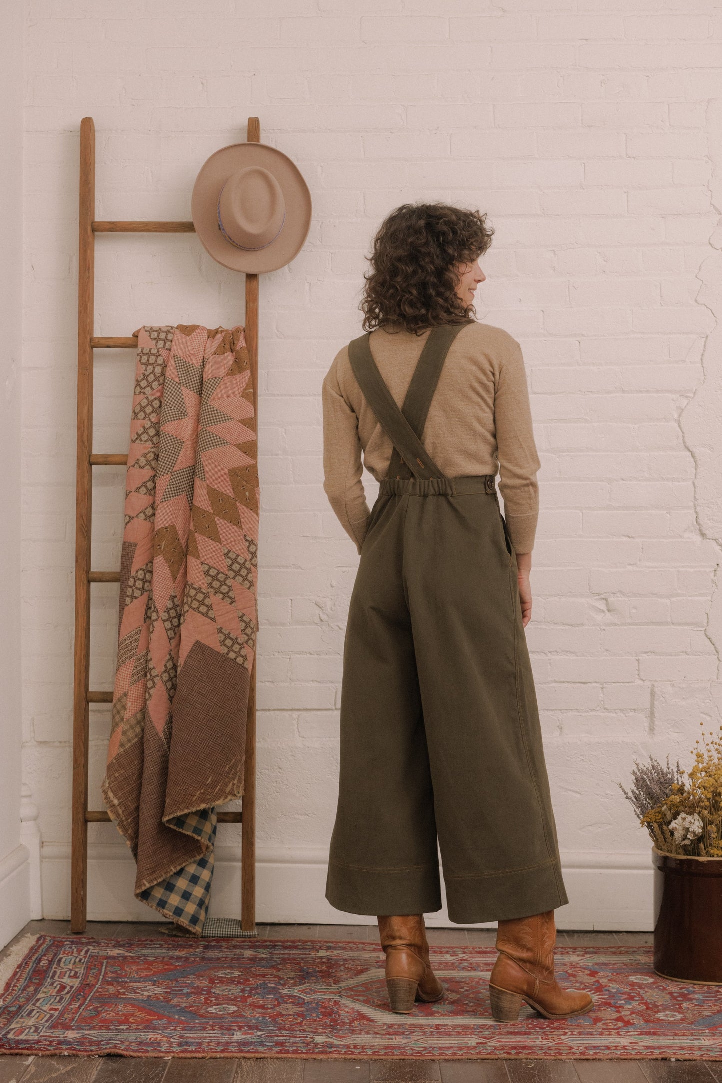 Apron Pant in Dark Olive