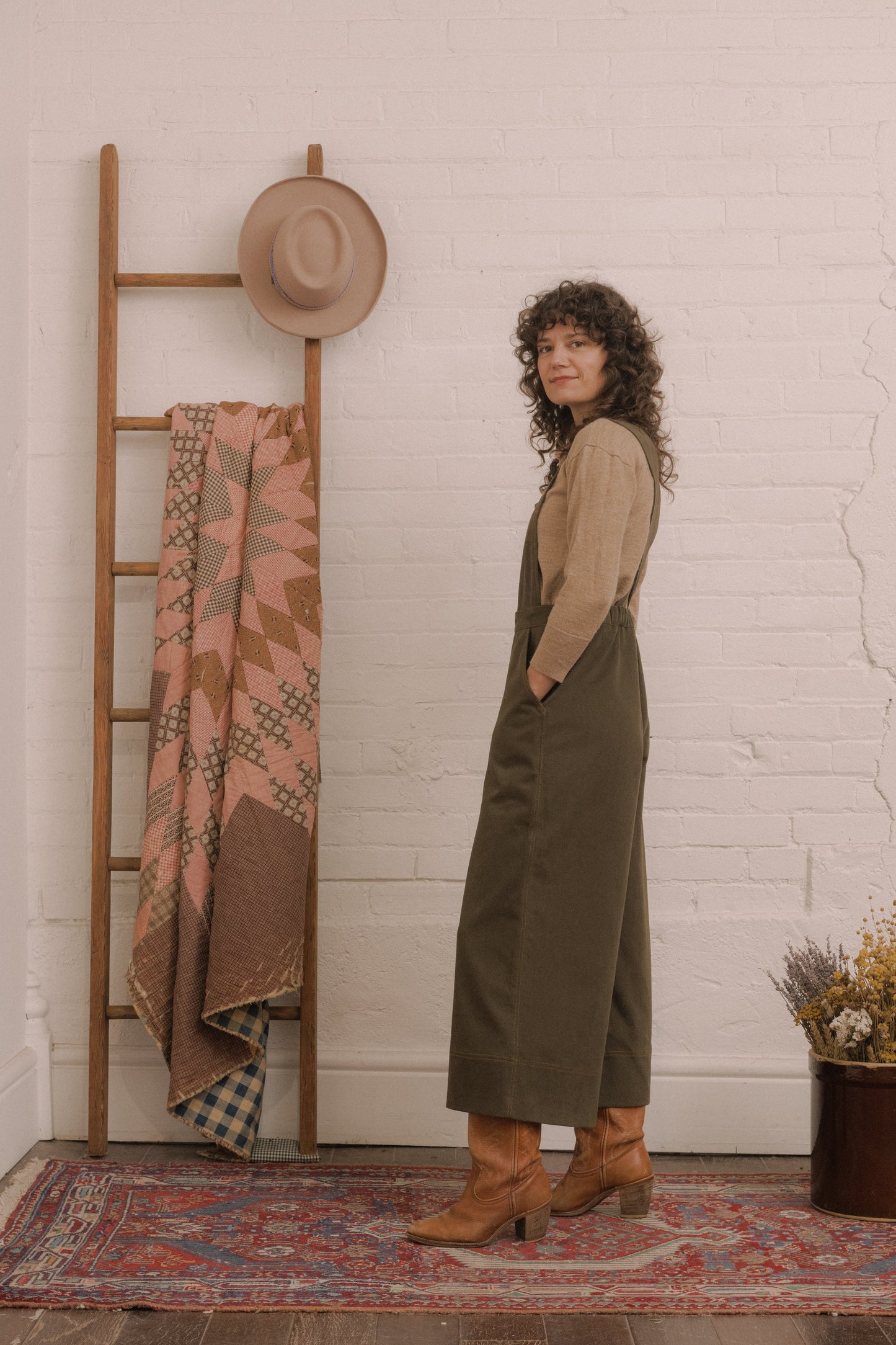 Apron Pant in Dark Olive