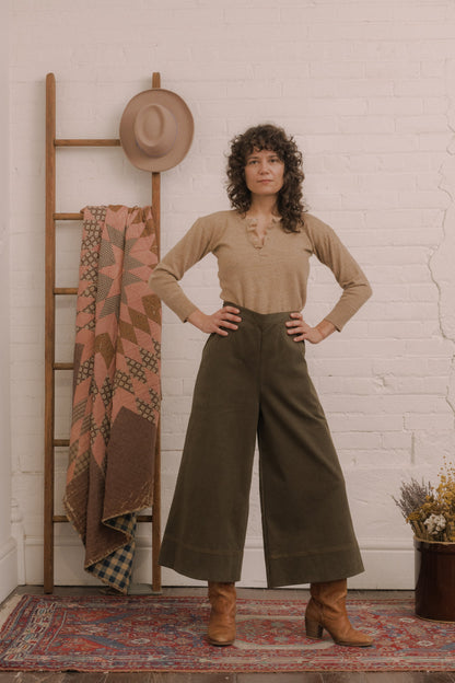 Apron Pant in Dark Olive